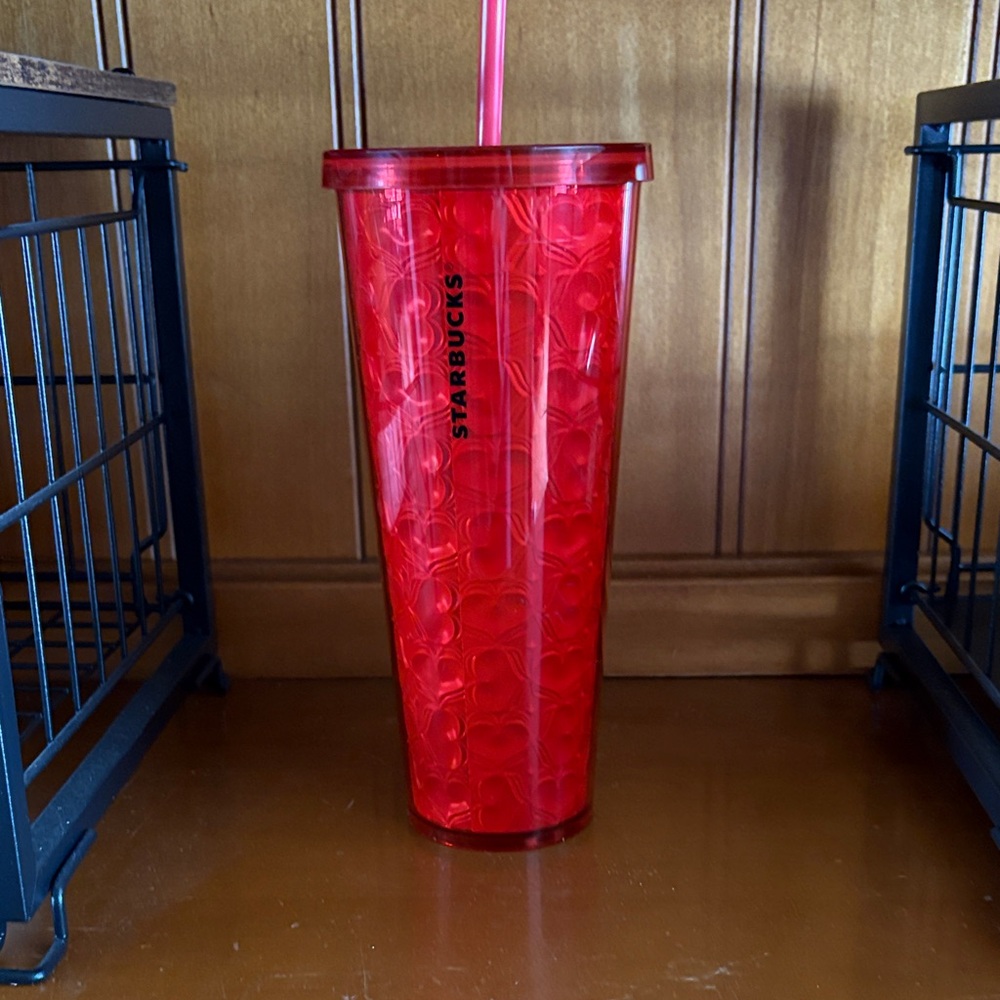 Starbucks Valentine's Tumbler Embossed Hearts 2019 EUC 24fl oz with straw